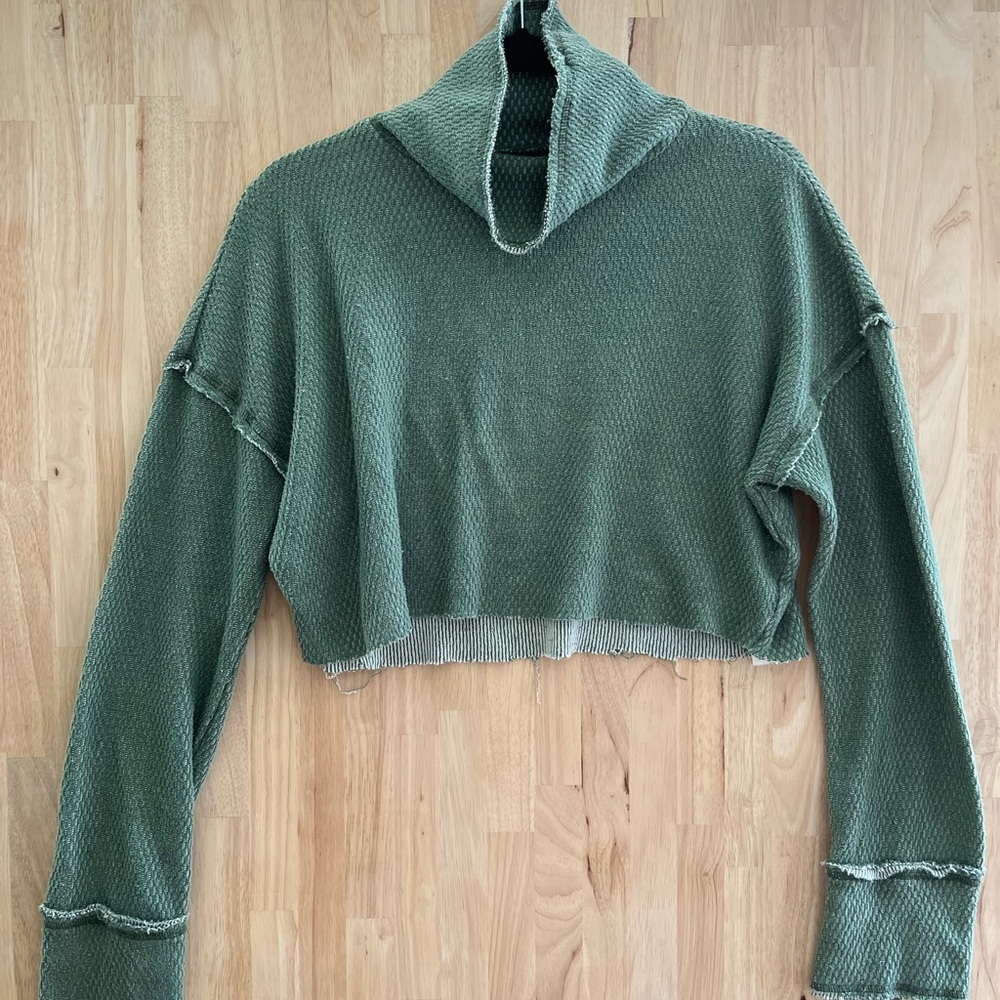 Green, crop top, cowl neck sweater - Urban Outfitters - sz M